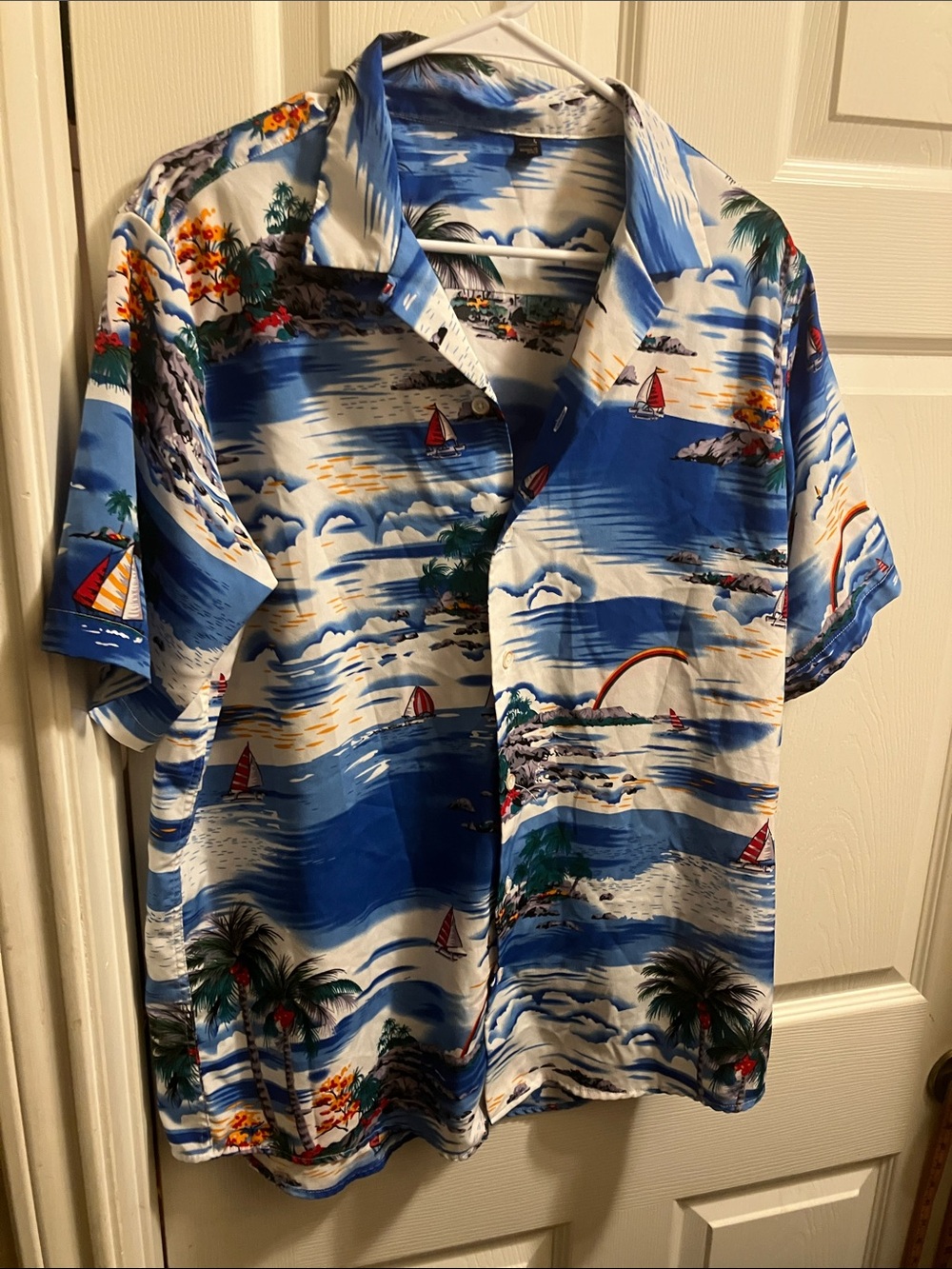 Men's Blue Hawaiian Sailboat Print Button-Down Shirt
